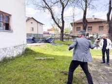 Обновяват изцяло физкултурен салон